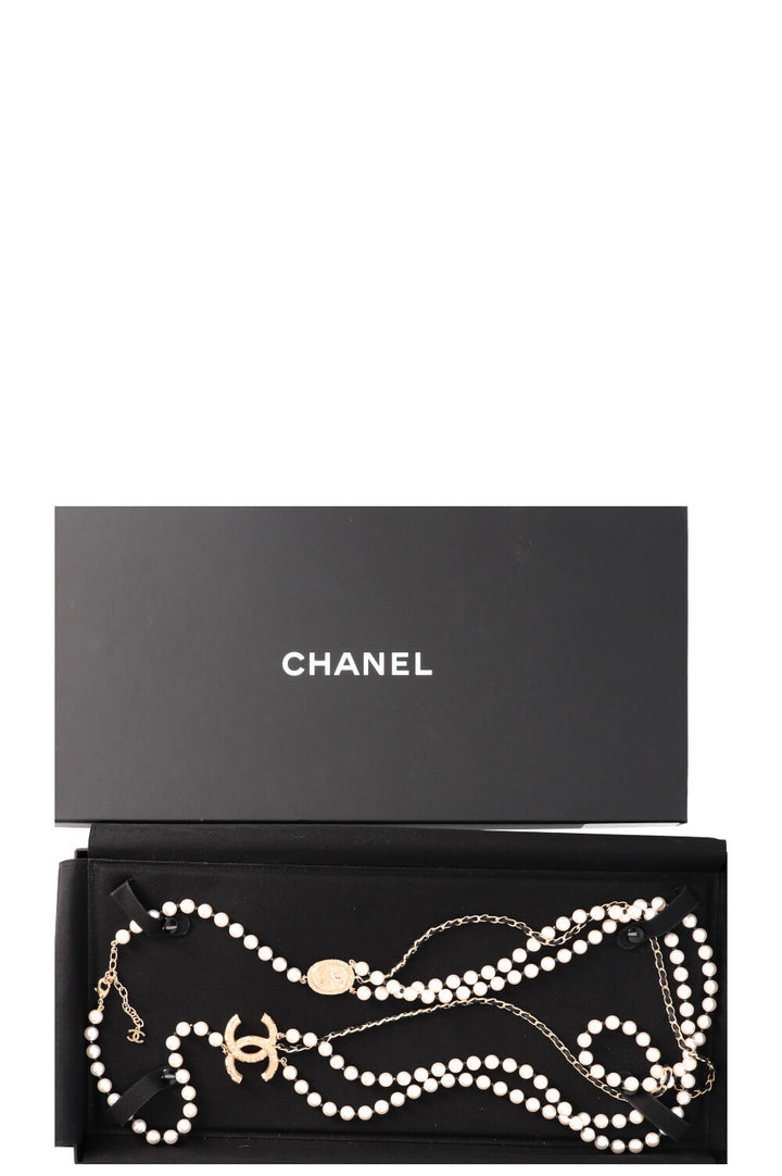 CHANEL 2021 Collier de chaîne de perles CC superposé