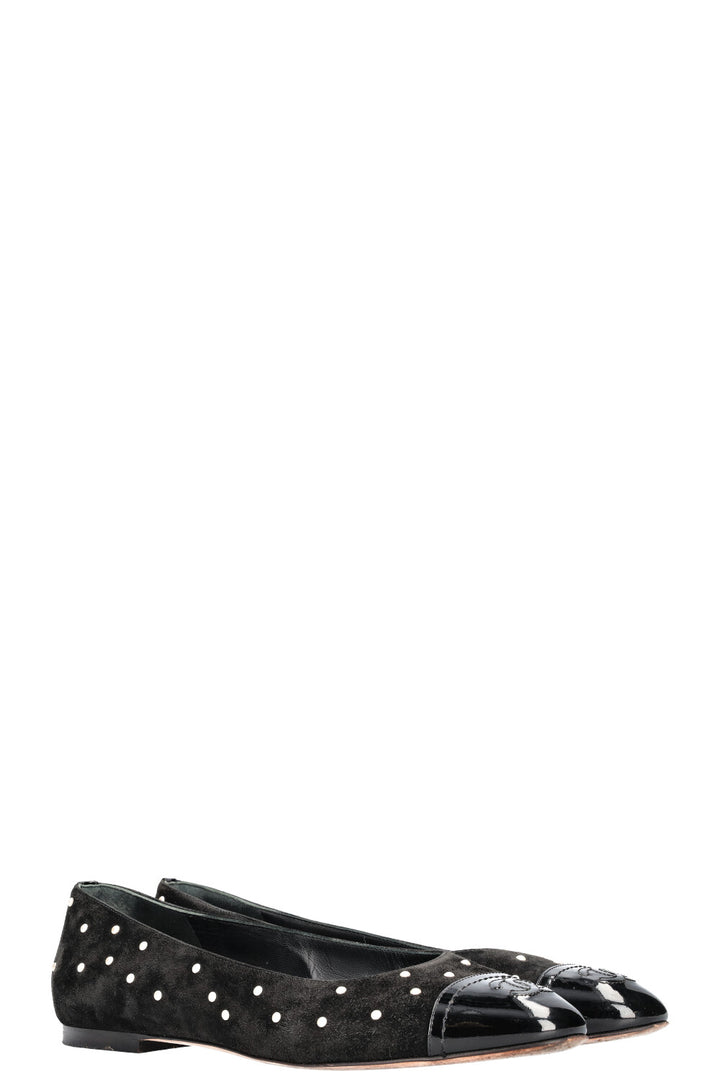 CHANEL Flats Pearls CC Cap Black