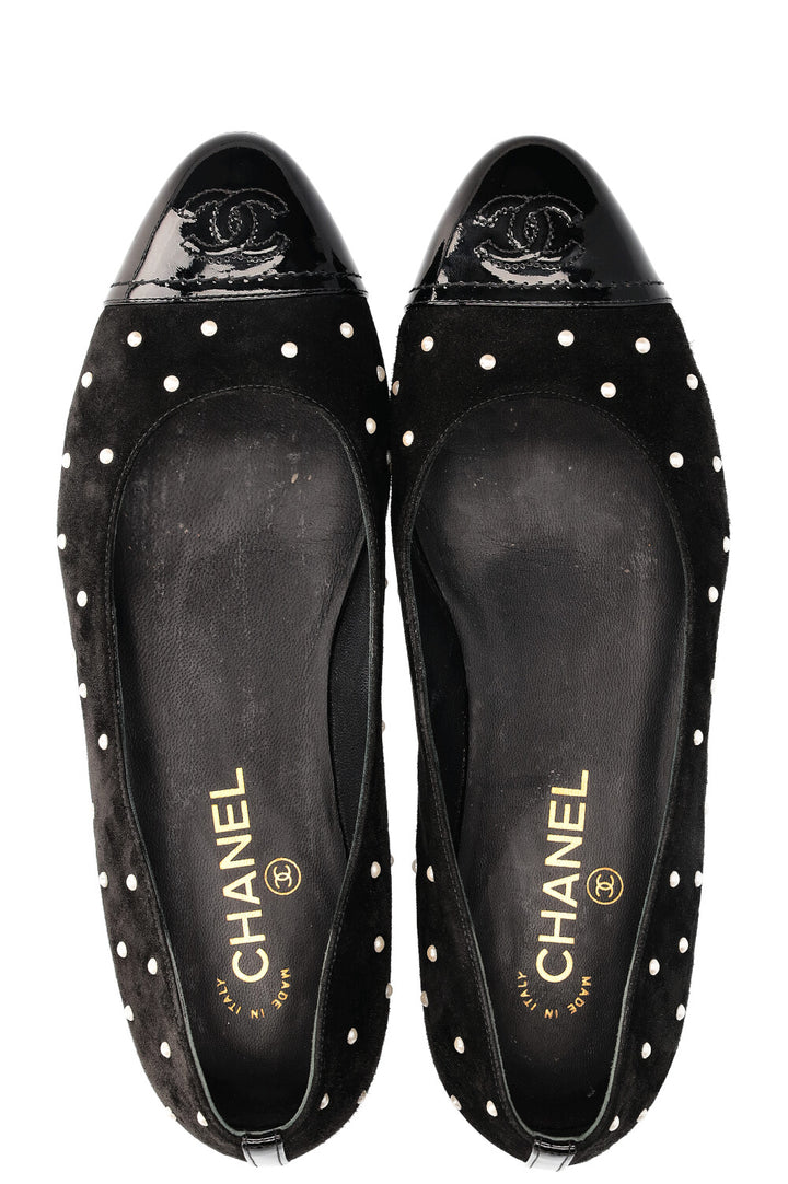 CHANEL Flats Pearls CC Cap Black
