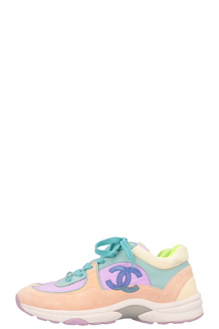 CHANEL CC Low Top Sneaker Multicolor Peach