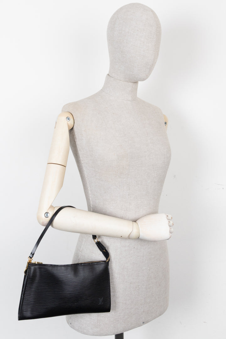 LOUIS VUITTON Pochette Handbag Epi Leather Black