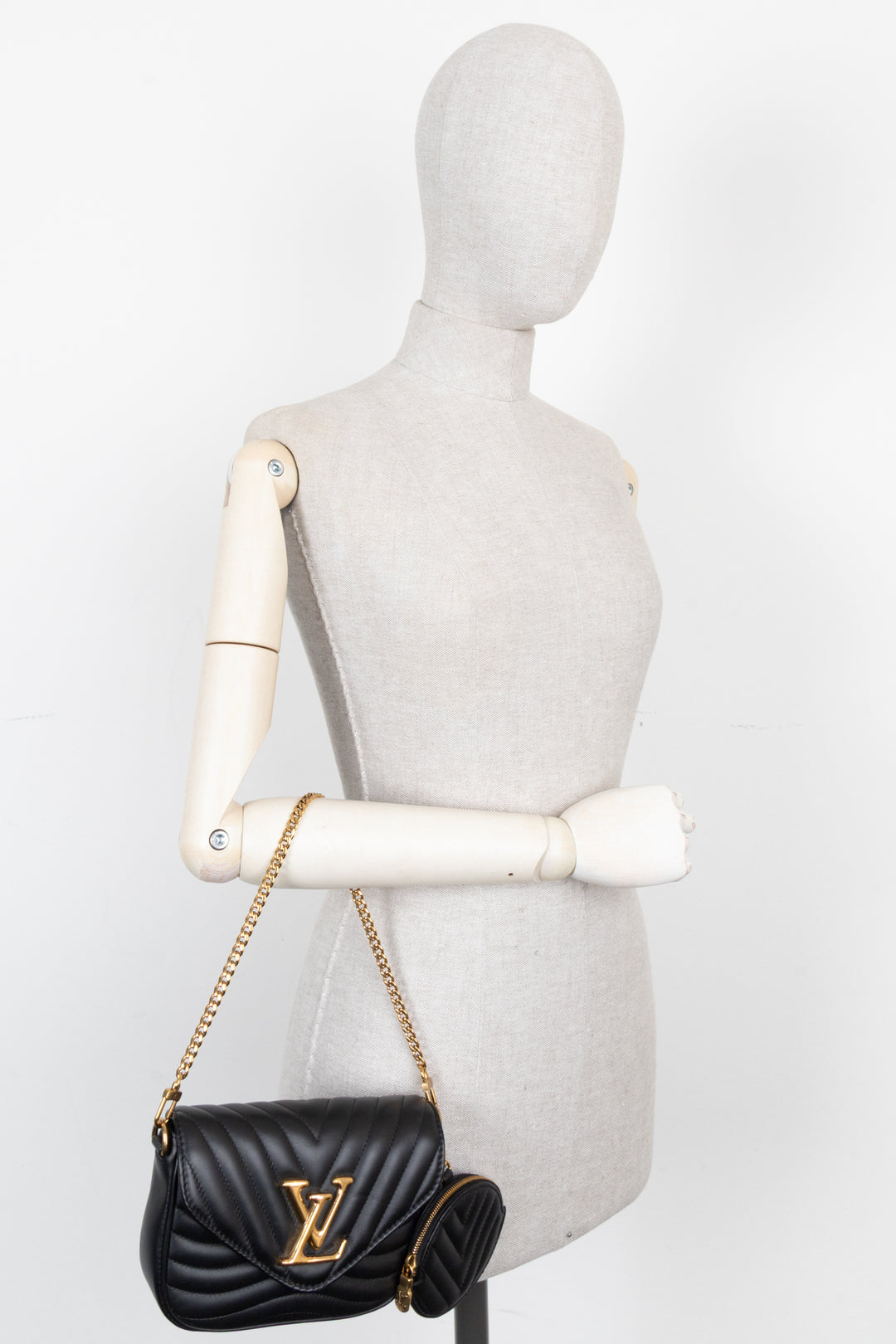 LOUIS VUITTON New Wave Multi Pochette Black