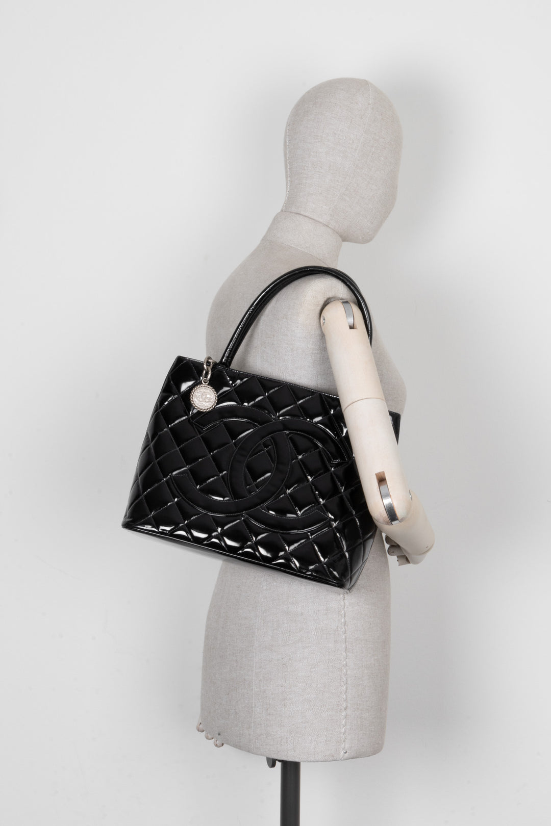 CHANEL Medaillon Tote Bag Patent Black