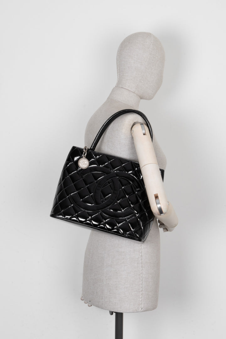 CHANEL Medaillon Tote Bag Patent Black