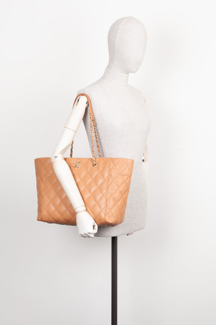 CHANEL Classic CC Shopping Tote Caviar Caramel