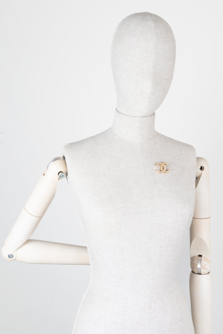 CHANEL 2023 Pearl Crystal CC Brooch Gold