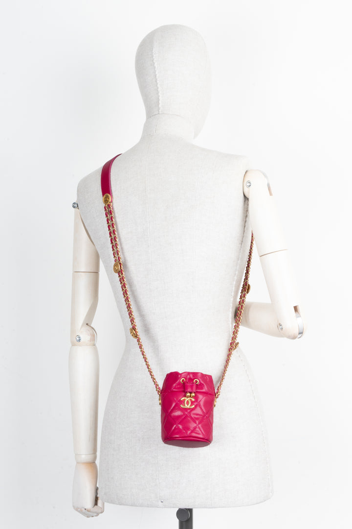 Mini sac seau à cordon CHANEL Rose