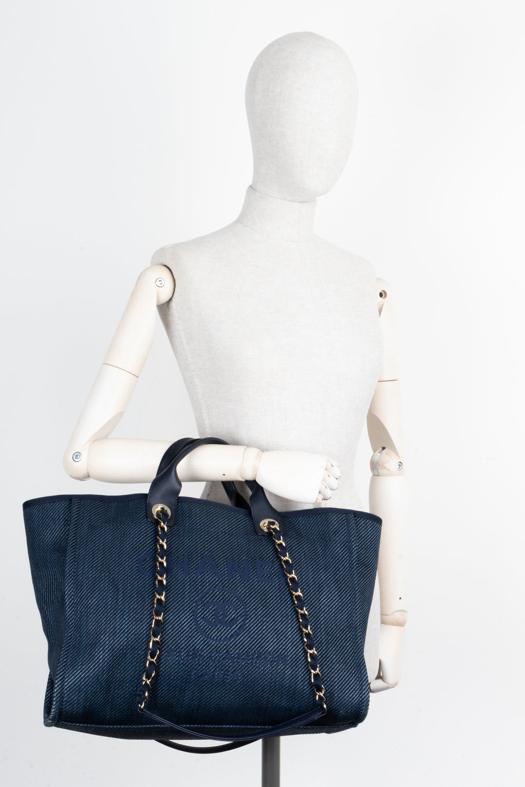 CHANEL Deauville Raffia Medium Navy Blue