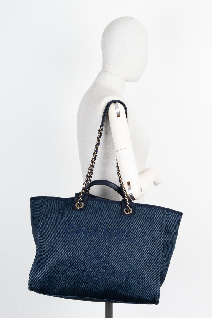 CHANEL Deauville Raffia Medium Navy Blue