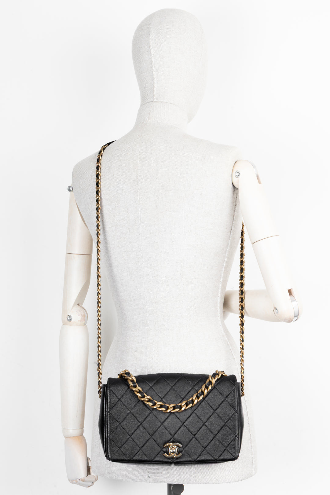 CHANEL Flap Bag Patent Black