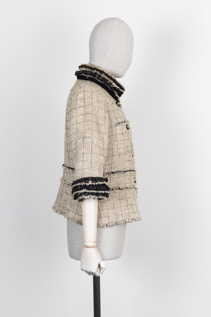 CHANEL 2010 Ruffles Collar Jacket Beige