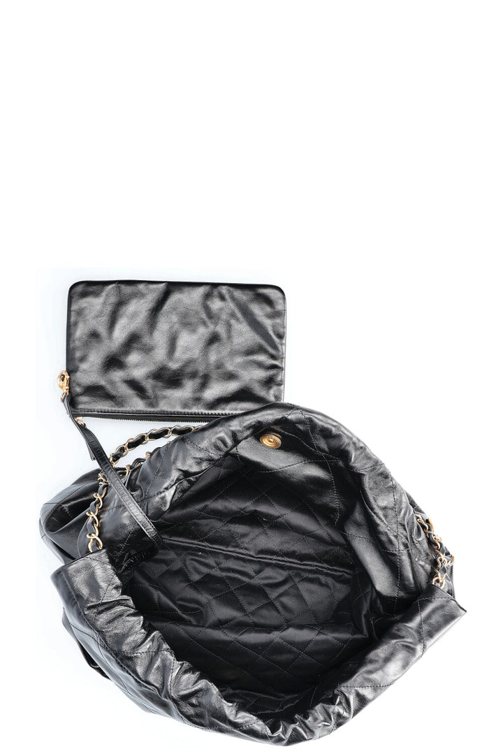CHANEL 22 Large Black
