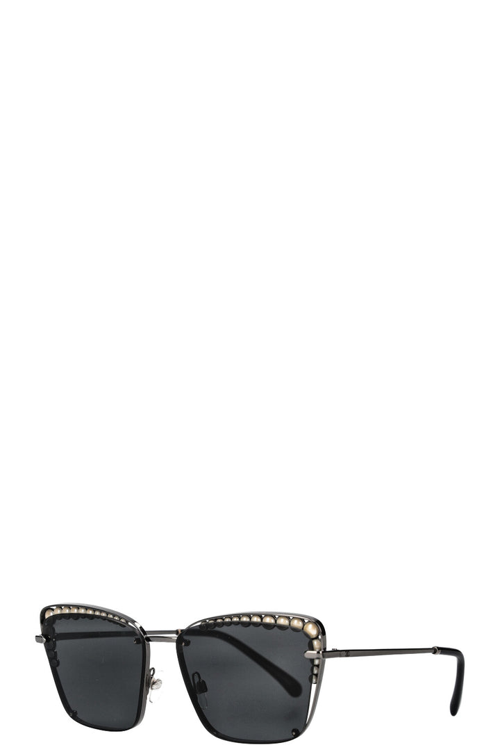 CHANEL Pearl Aviator Sunglasses 4235