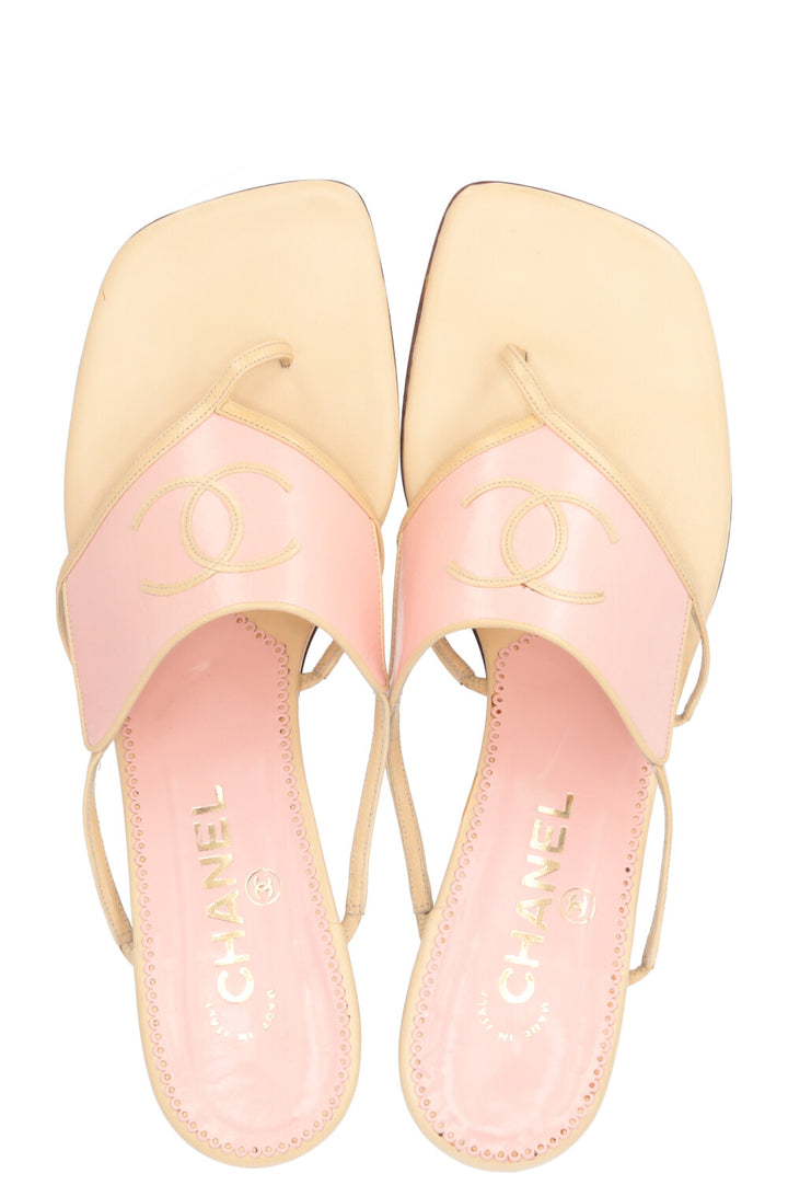 CHANEL Tongs à talons Beige & Rose 01C