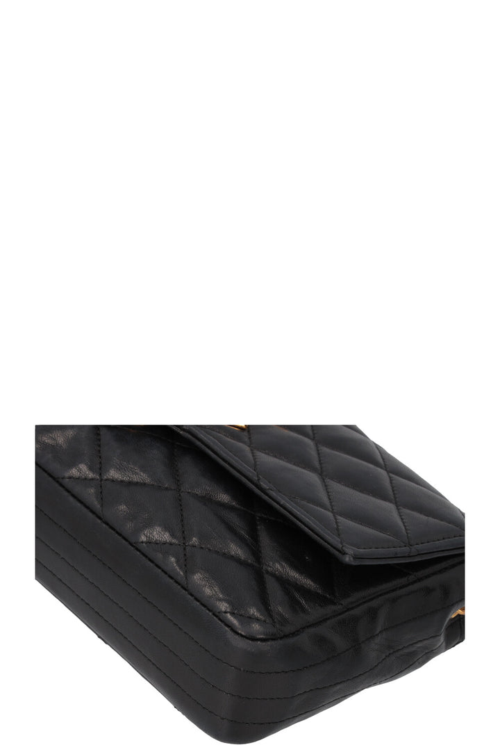 CHANEL Vintage Flap Bag Leather Black