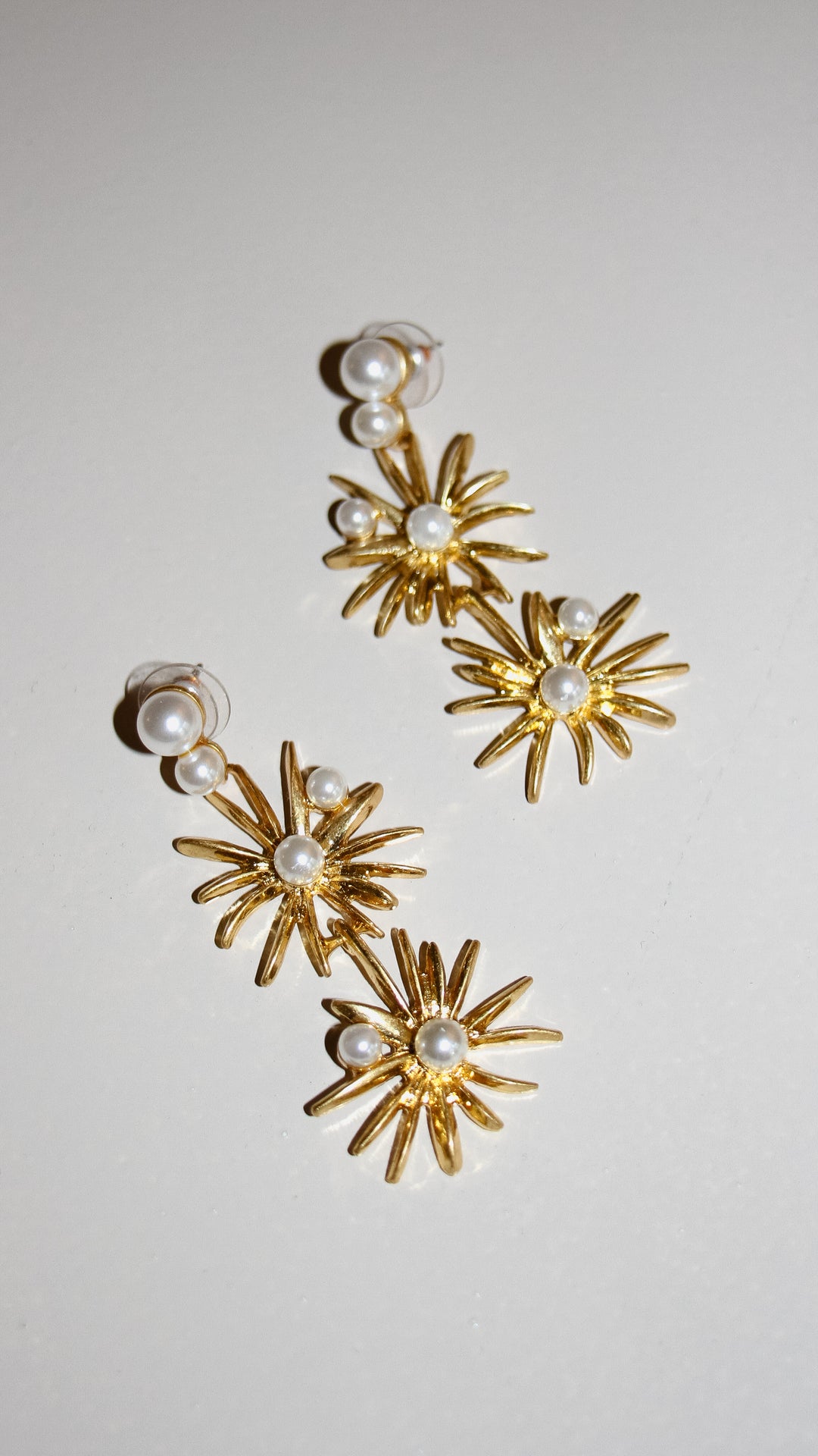 OSCAR DE LA RENTA Drop Earrings Gold Pearl