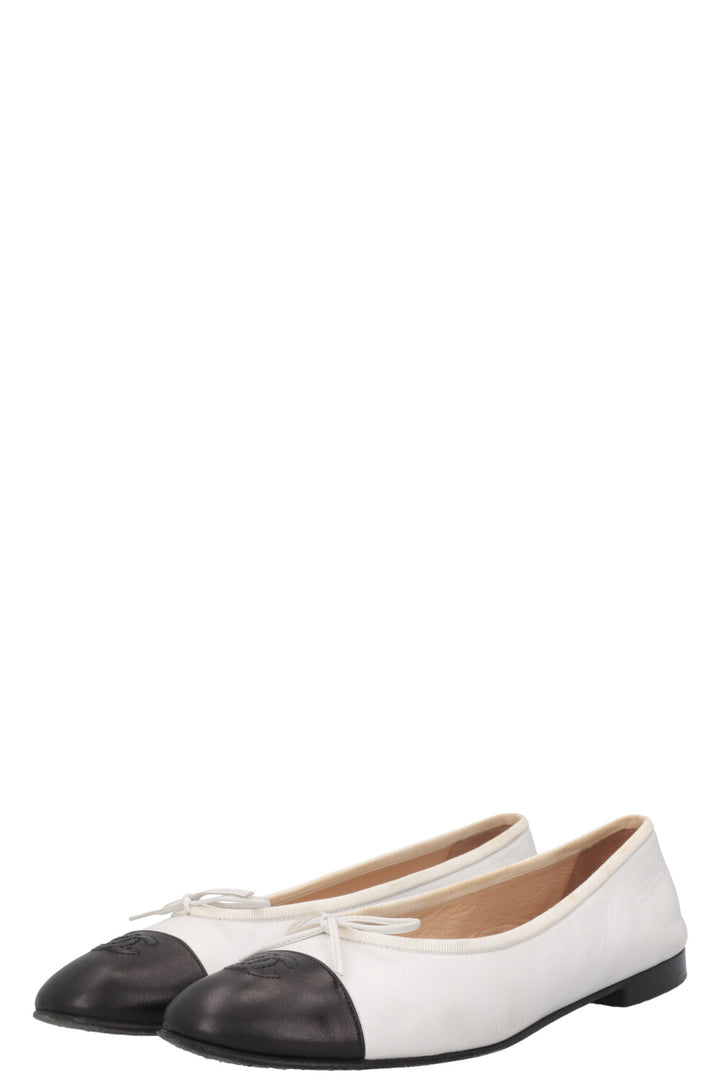 CHANEL Classic Ballet Flat White Black