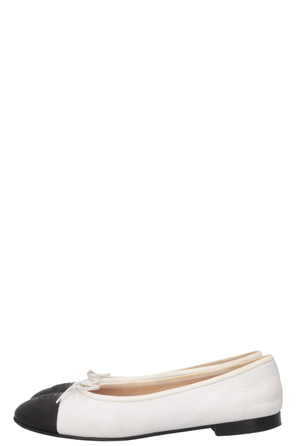 CHANEL Classic Ballet Flat White Black