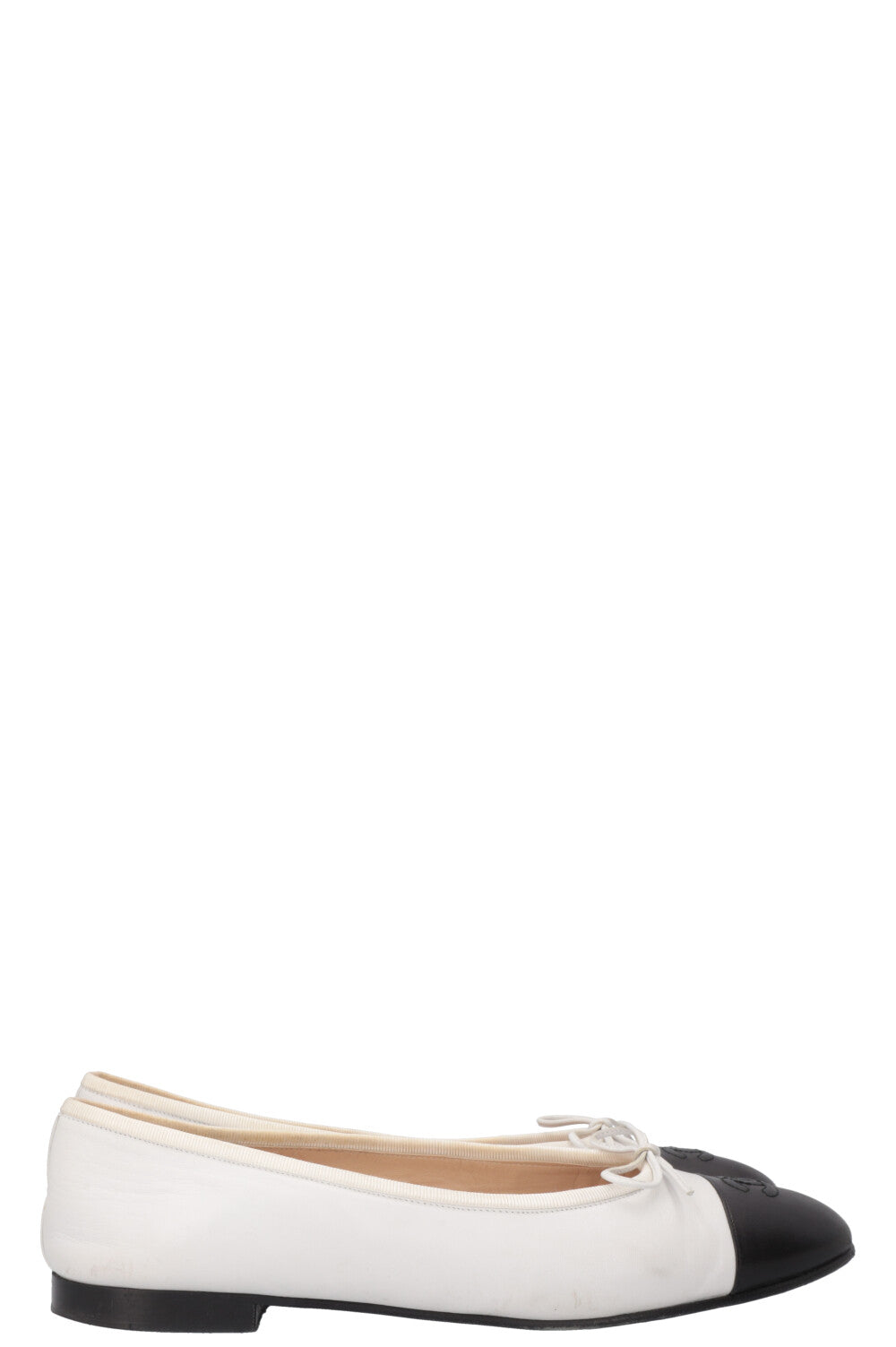 CHANEL Classic Ballet Flat White Black