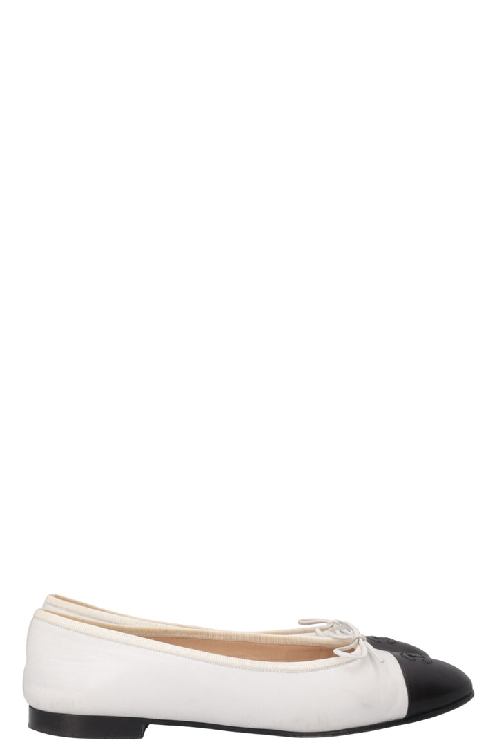 CHANEL Classic Ballet Flat White Black