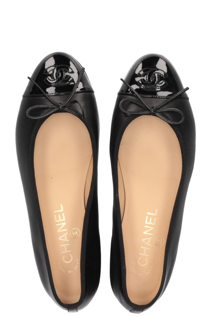 CHANEL Classic Flats Black
