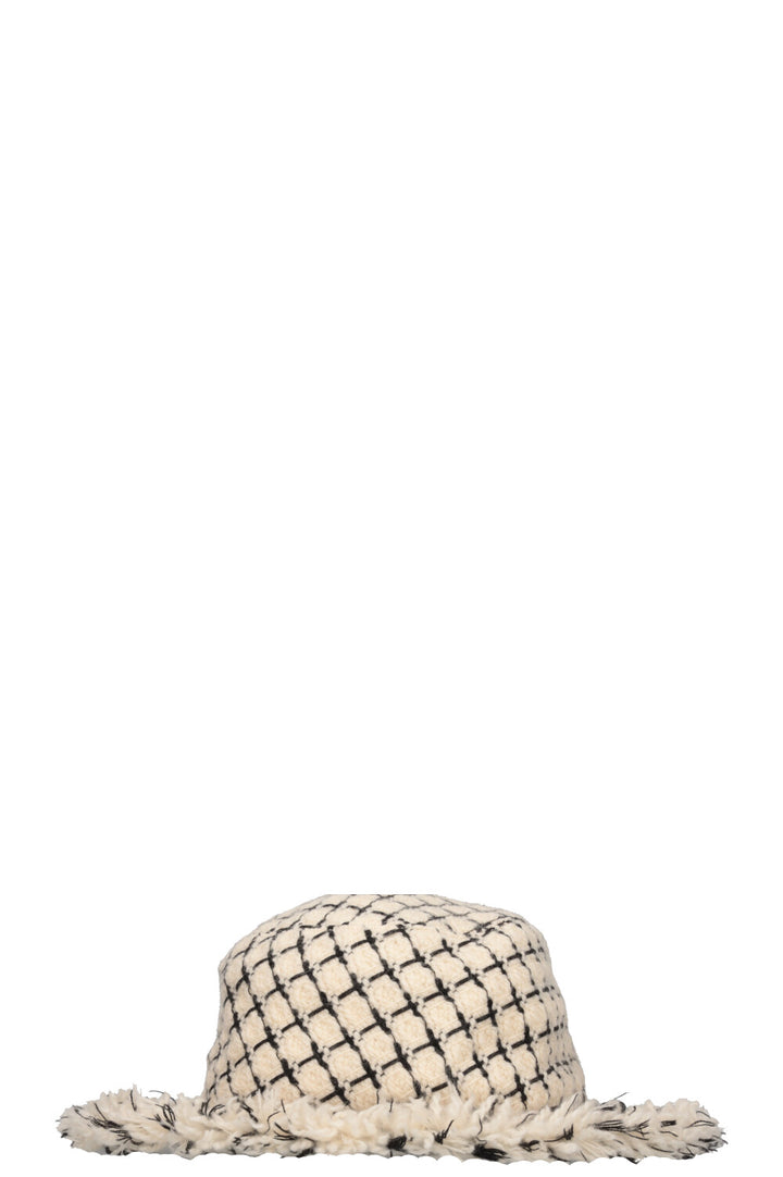 CHANEL Chapeau Tweed Blanc