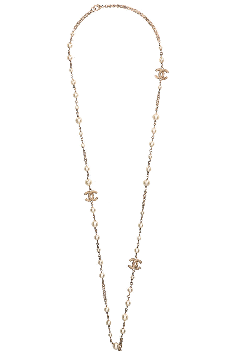Chanel pearl necklace 2019 online