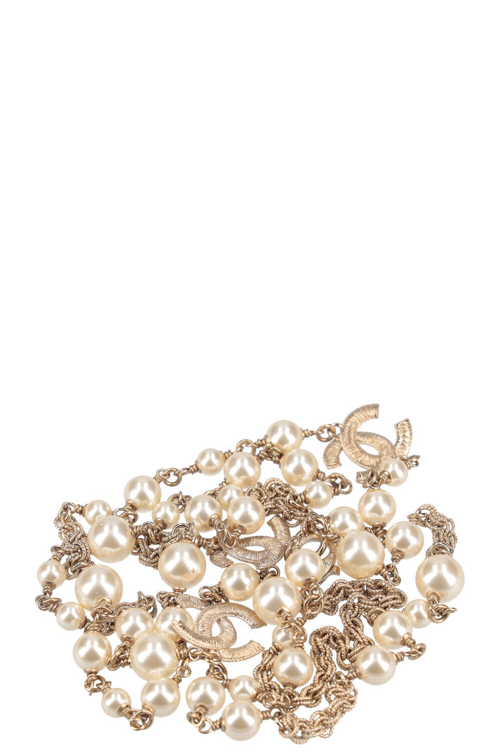 CHANEL Collier de perles 2019