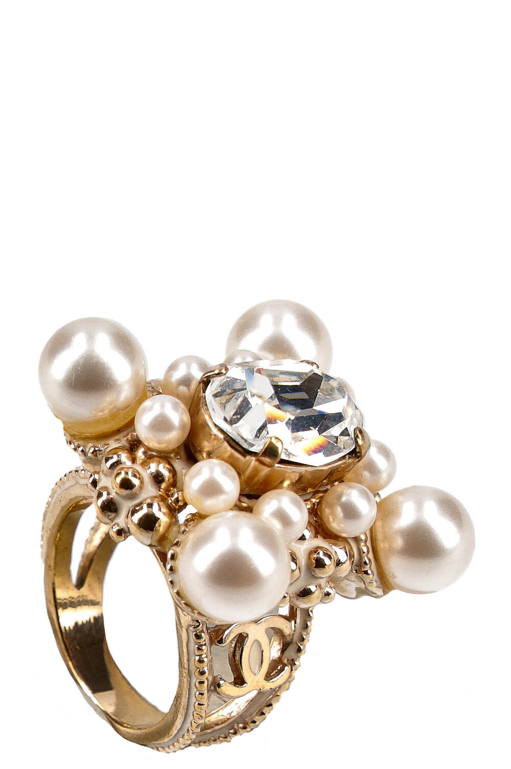 Chanel pearl ring top