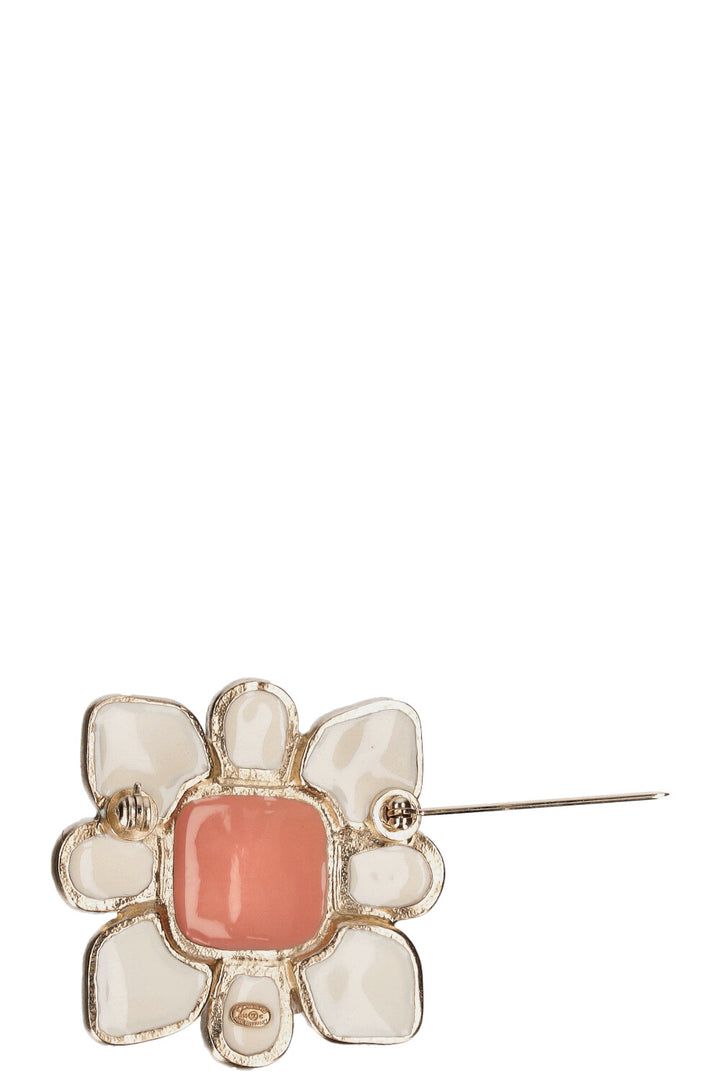 CHANEL Broche Gripoix Rose FW 2016