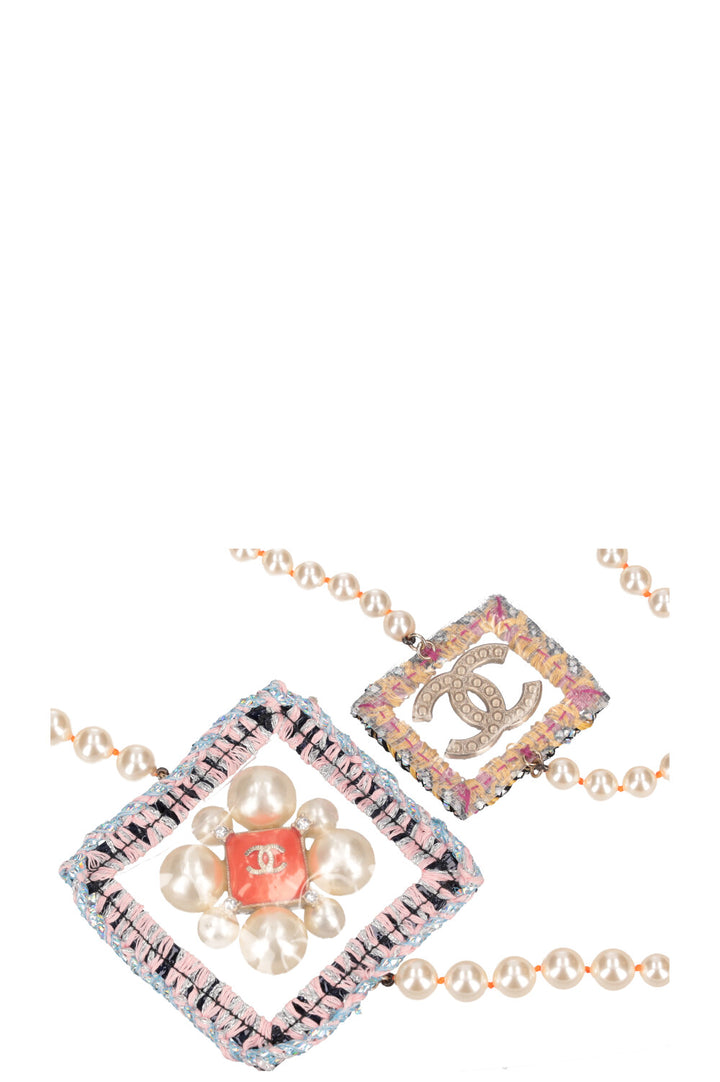 CHANEL Collier de perles PE 2014