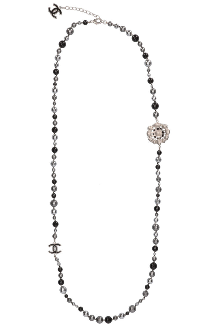CHANEL Perles & Gripoix Noir B12 A