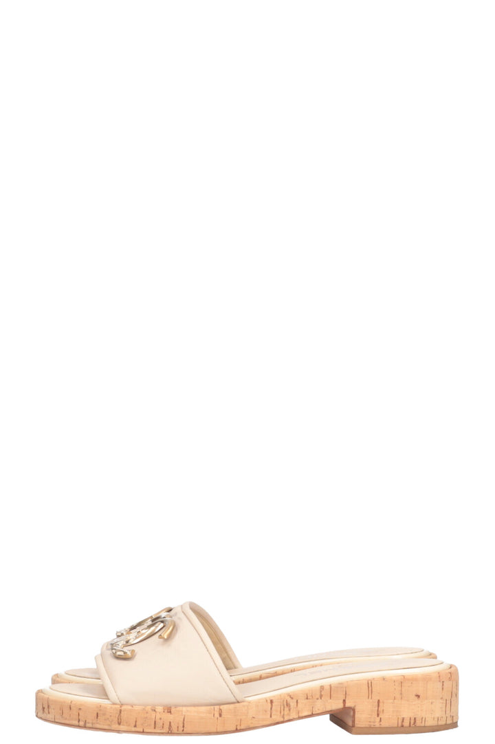 CHANEL Mocassins CC Or Crème
