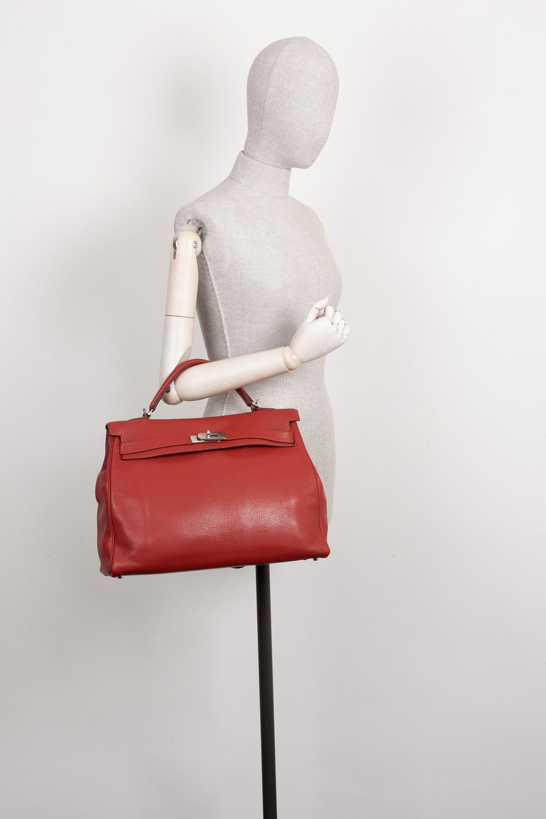 HERMÈS Kelly 40 Clemence Sienna