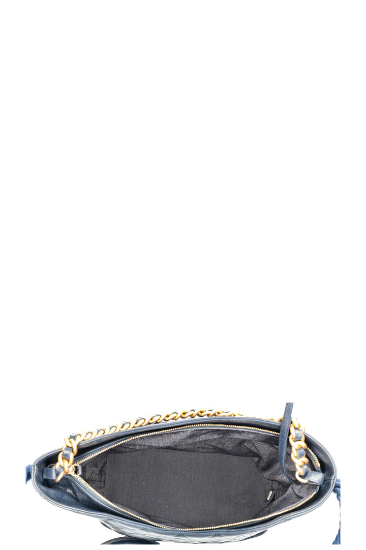 CHANEL En Vogue Hobo Bag Navy