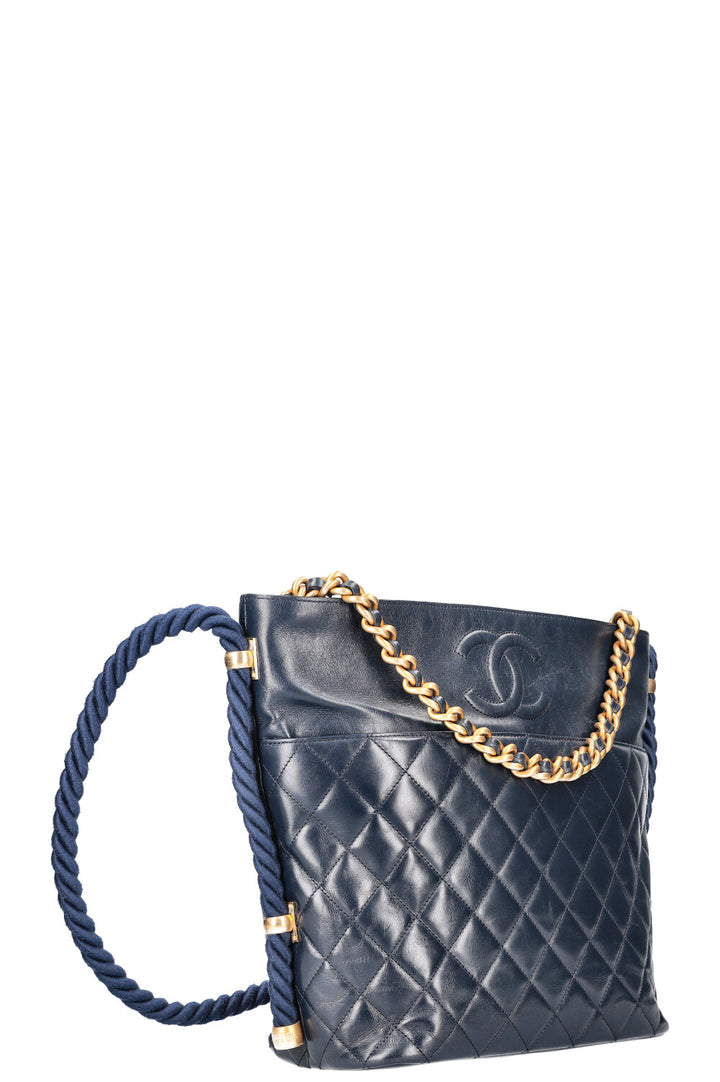 CHANEL En Vogue Hobo Bag Navy