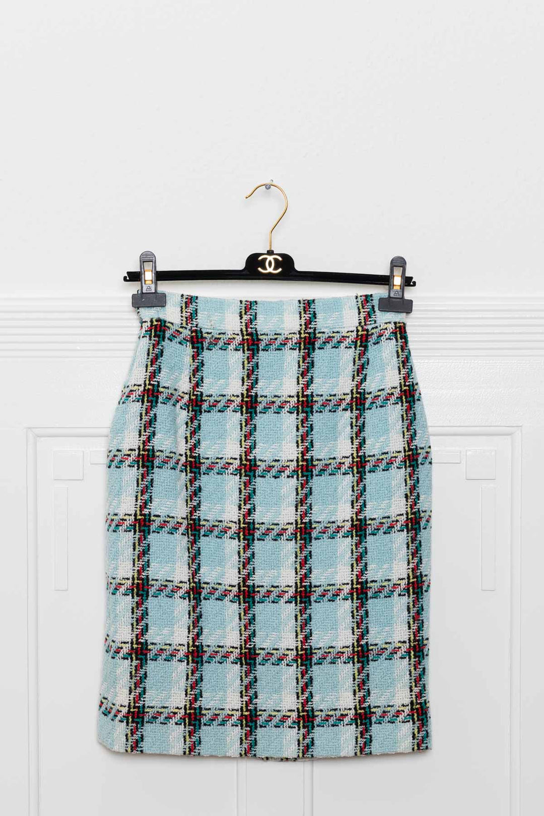 CHANEL S95 Deux pièces en tweed à carreaux bleu bébé