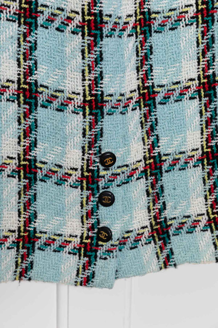 CHANEL S95 Deux pièces en tweed à carreaux bleu bébé