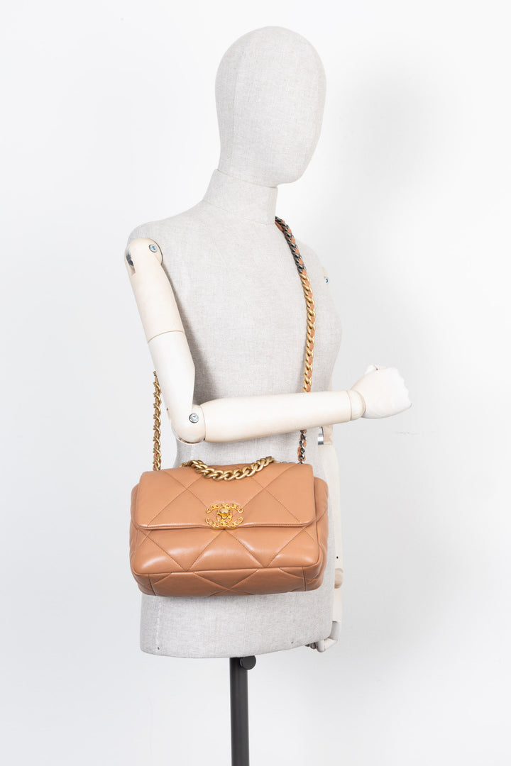 CHANEL 19 Sac Caramel