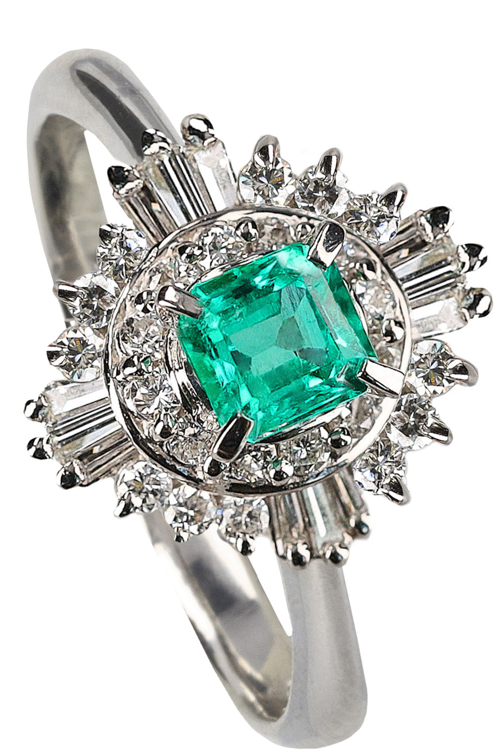 VINTAGE JEWELRY Cocktail Ring Emerald