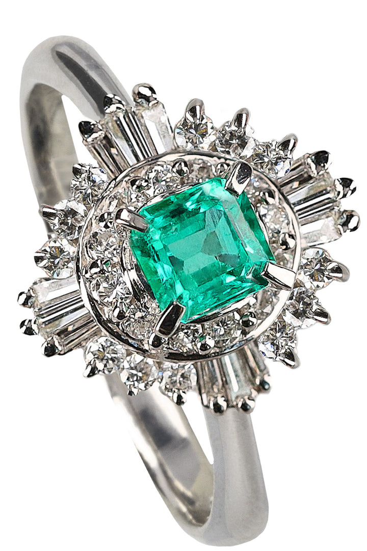 VINTAGE JEWELRY Cocktail Ring Emerald