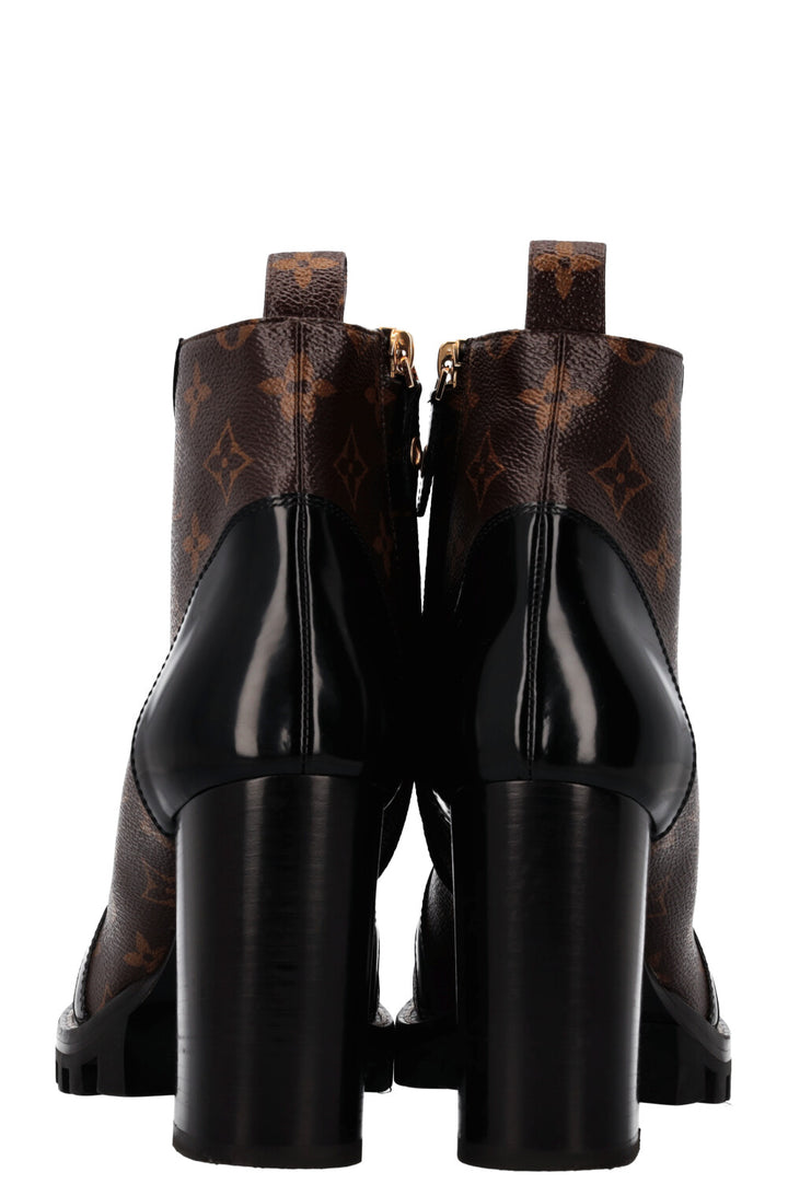 LOUIS VUITTON Star Trail Ankle Boots MNG