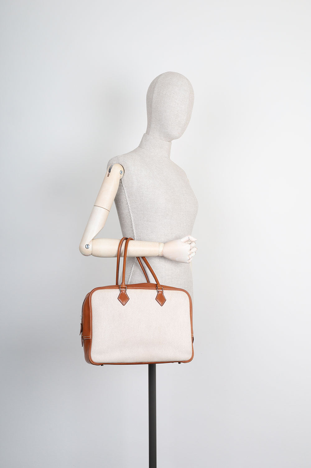 HERMÈS Plume 32 Canvas Barenia