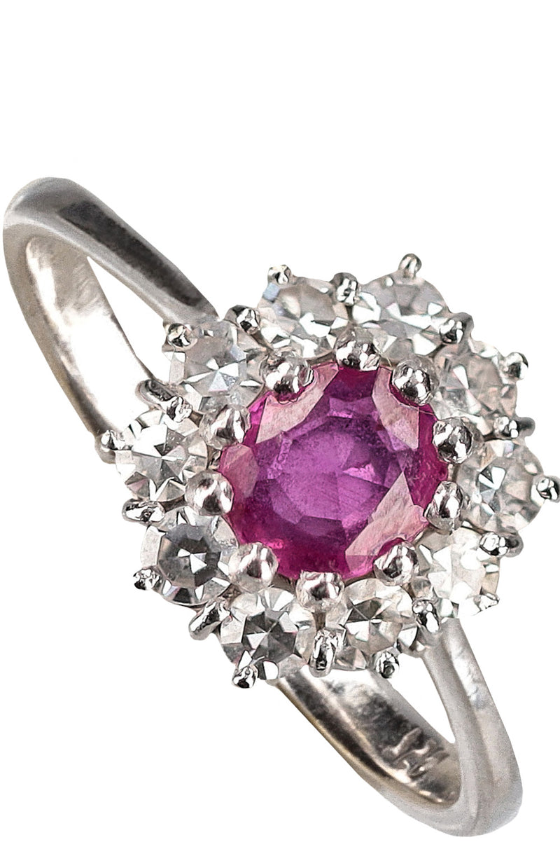 VINTAGE JEWELRY Ruby Ring