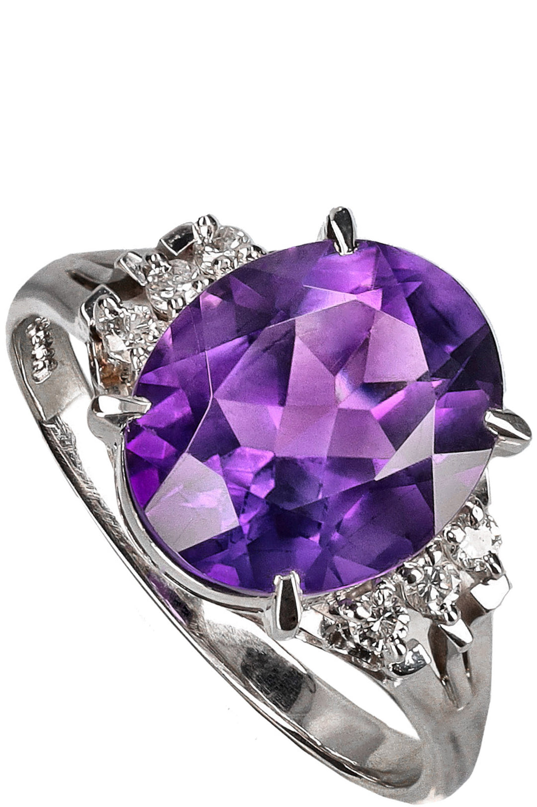 VINTAGE JEWELRY Amethyst Ring Diamonds Platinum