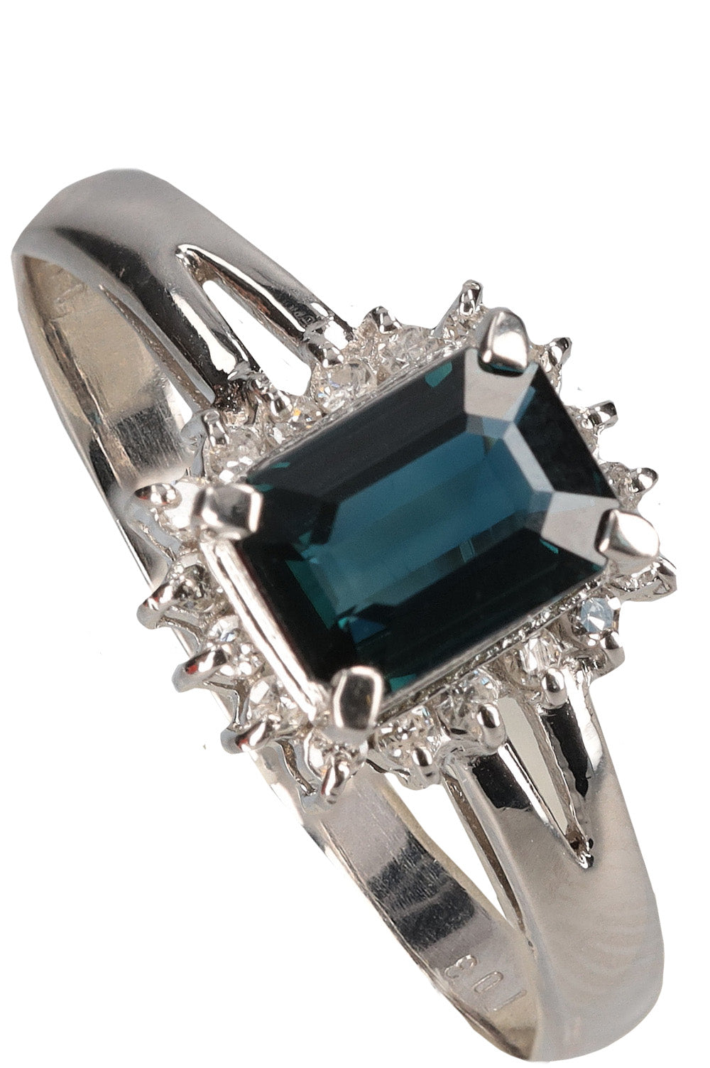 VINTAGE Ring Square Sapphire 18 diamonds