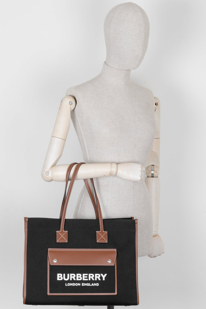 BURBERRY Freya Cabas Medium Noir Fauve