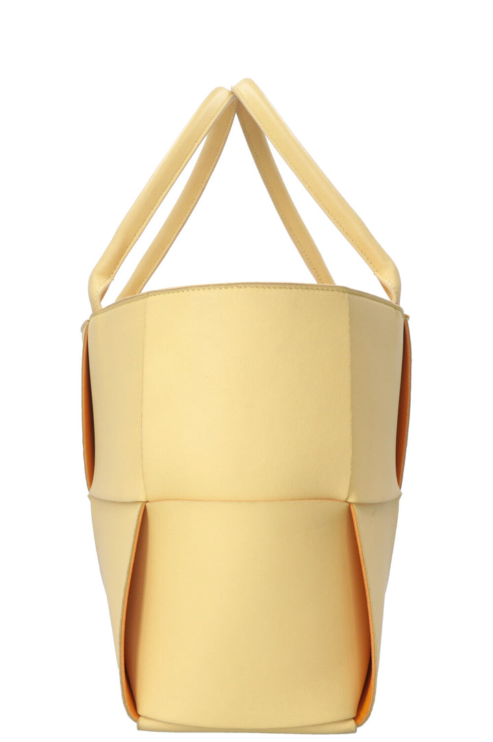BOTTEGA VENETA Sac cabas Arco moyen jaune