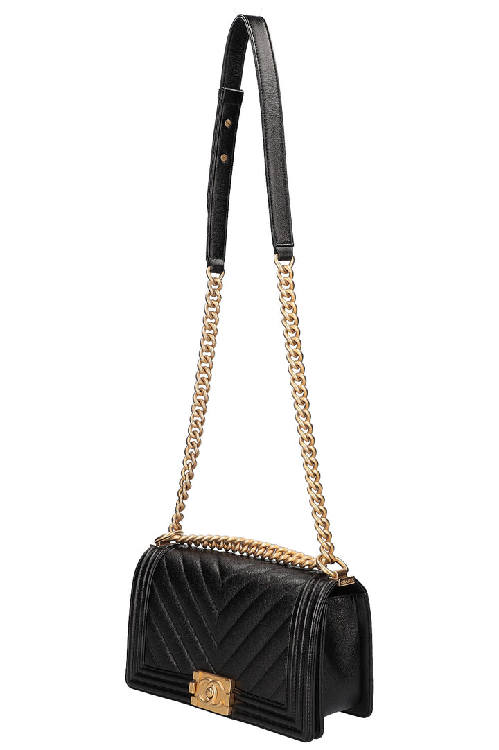CHANEL Sac bandoulière en cuir caviar moyen Boy Noir