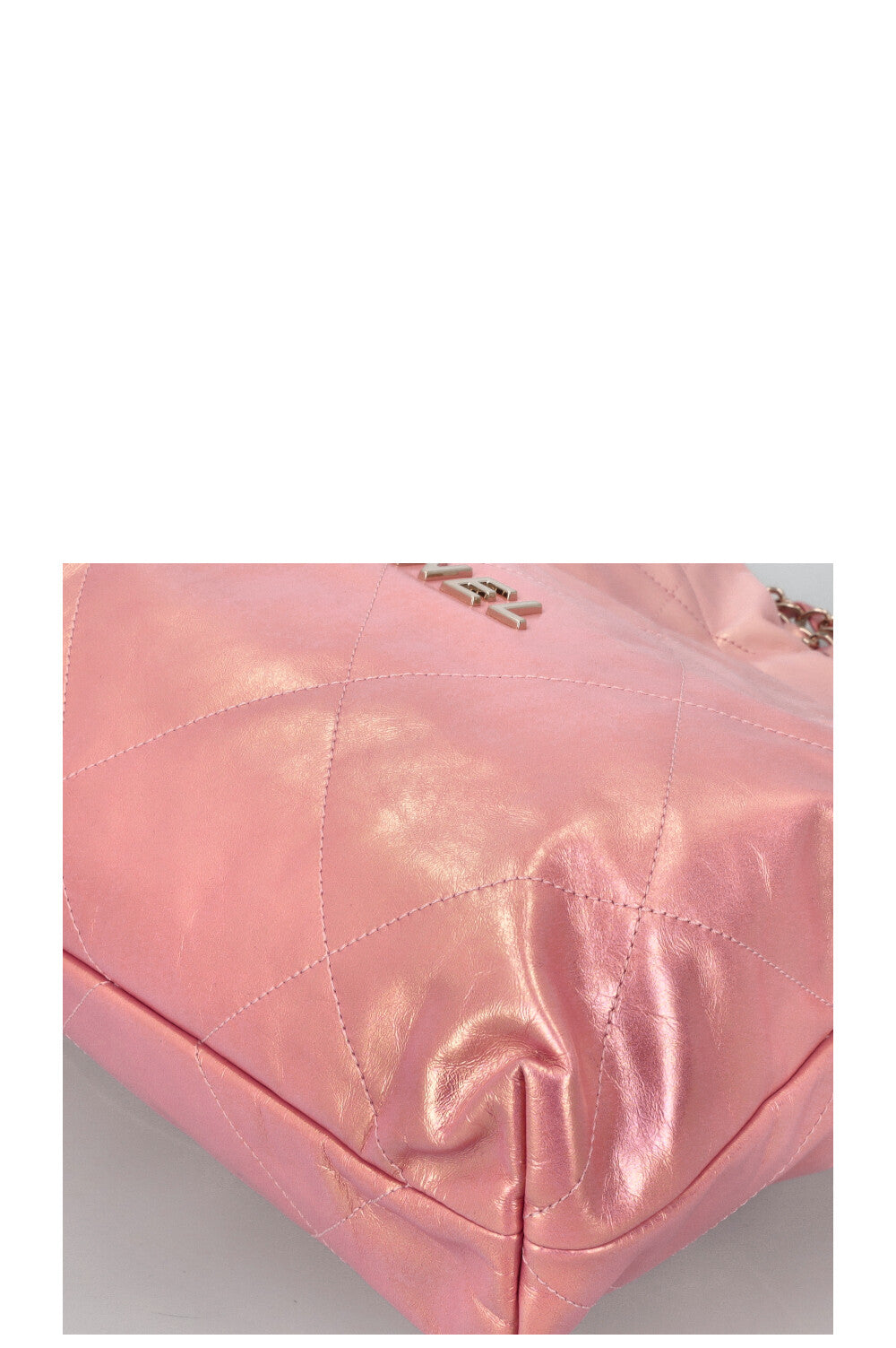 CHANEL 22 Petit Sac Rose Metallise REAWAKE